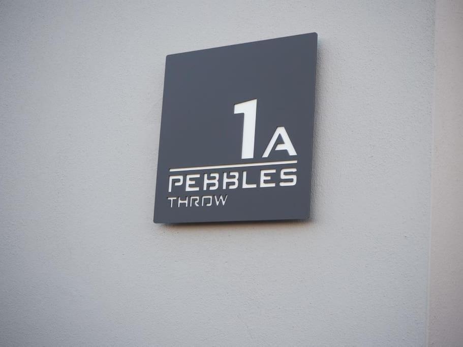 A Pebbles Throw - 300m From The Beach. Hébergement de vacances *