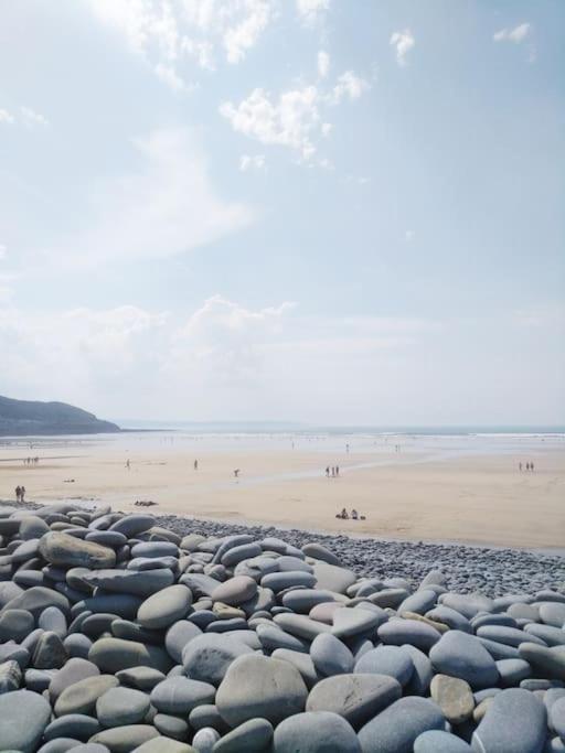 A Pebbles Throw - 300m From The Beach. * Westward Ho! (Devon)